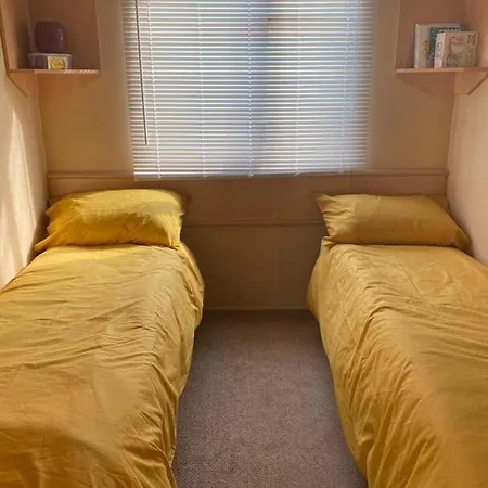Comfy 2 Bed Holiday Caravan Whitstable Exterior photo