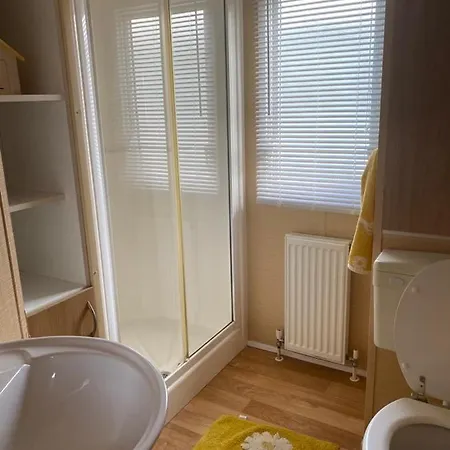 Comfy 2 Bed Holiday Caravan Whitstable Exterior photo