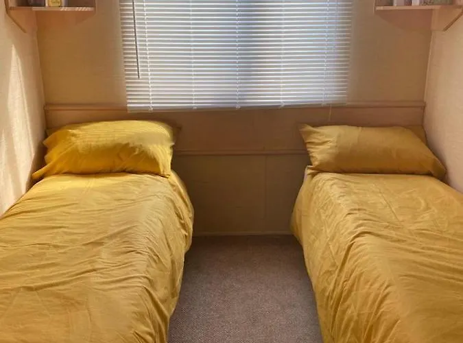 Comfy 2 Bed Holiday Caravan