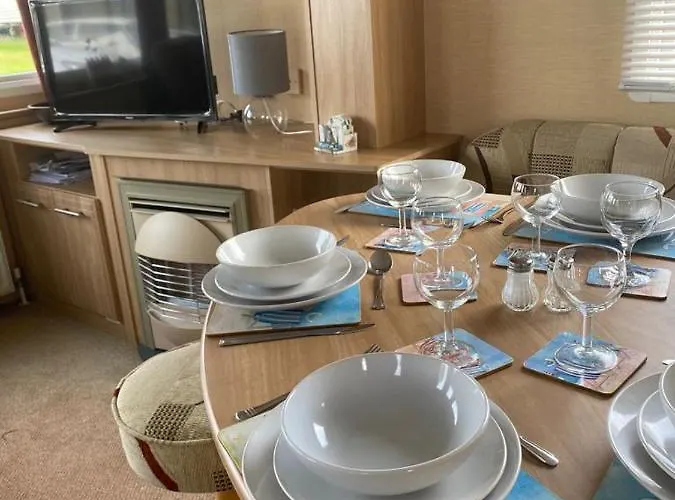 Comfy 2 Bed Holiday Caravan